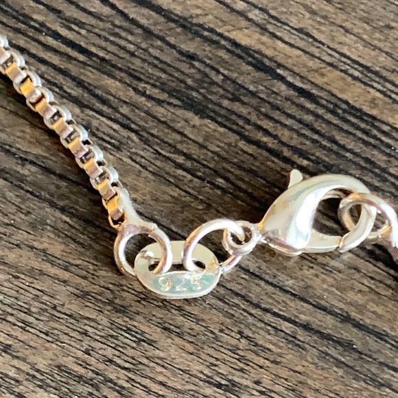 Silver (925) chain & charm - Picture 2 of 6